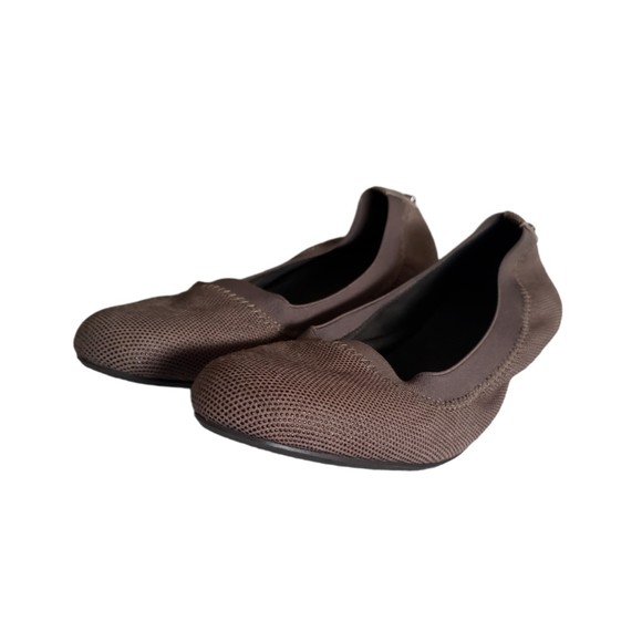 Stuart Weitzman Women's Taupe Leather Slip On Ballet Flats Shoes Size 5.5 M - Picture 1 of 12
